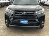 Used 2018 Toyota Highlander SE image 3
