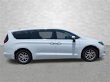 Used 2022 Chrysler Voyager LX image 3