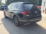 Used 2021 Volkswagen Tiguan SE w/ Panoramic Sunroof Package image 3