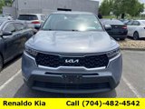 Used 2023 Kia Sorento LX image 2