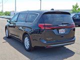 Used 2023 Chrysler Pacifica Touring-L image 4