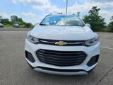 Used 2022 Chevrolet Trax LT w/ LT Convenience Package image 2