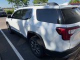 Used 2020 GMC Acadia SLT image 2