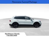 Used 2022 Volkswagen Tiguan SE image 3