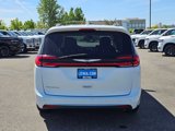 Used 2021 Chrysler Pacifica Touring-L image 5