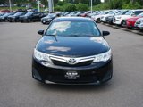 Used 2014 Toyota Camry LE image 2