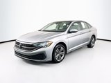 Used 2024 Volkswagen Jetta SE image 3