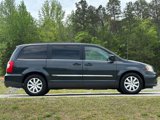 Used 2014 Chrysler Town & Country Touring image 5