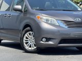 Used 2016 Toyota Sienna XLE Premium image 2