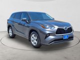 Used 2020 Toyota Highlander LE image 3