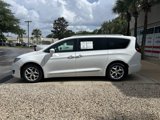 Used 2019 Chrysler Pacifica Touring-L image 4