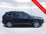 Used 2016 Jeep Cherokee Sport image 2