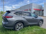 Used 2021 Toyota Highlander XLE image 4