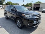 Used 2017 Toyota Highlander Limited Platinum image 3