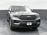 Used 2022 Ford Explorer XLT image 3