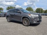 Used 2019 Toyota Highlander XLE image 2