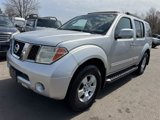 Used 2006 Nissan Pathfinder SE w/ (P01) Se Premium Pkg image 2