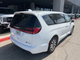 Used 2022 Chrysler Pacifica Touring-L image 3
