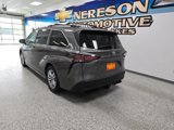 Used 2022 Toyota Sienna XLE image 5