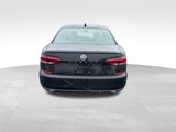 Used 2022 Volkswagen Passat 2.0T image 4