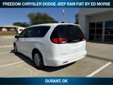 Used 2023 Chrysler Voyager LX image 3