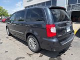 Used 2014 Chrysler Town & Country Touring-L image 5