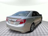 Used 2014 Toyota Camry SE image 4