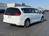 New 2025 Chrysler Pacifica Select image 2