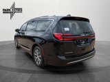 New 2025 Chrysler Pacifica Pinnacle image 5