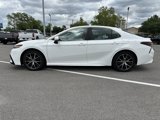 Used 2023 Toyota Camry SE image 2