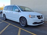 Used 2017 Dodge Grand Caravan SXT image 2