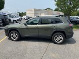 Used 2019 Jeep Cherokee Latitude w/ Cold Weather Group image 2