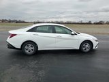 New 2025 Hyundai Elantra SE image 3