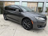 Used 2020 Chrysler Pacifica Touring w/ S Appearance Package image 2