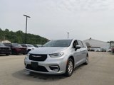 Used 2023 Chrysler Pacifica Touring-L image 5