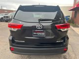 Used 2017 Toyota Highlander XLE image 4