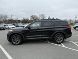 Used 2022 Ford Explorer XLT w/ Equipment Group 202A image 4