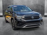 Used 2022 Volkswagen Taos SE w/ Driver Assistance Package image 3
