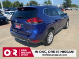 Used 2017 Nissan Rogue SV image 5
