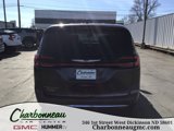 Used 2023 Chrysler Pacifica Touring-L image 4