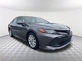 Used 2018 Toyota Camry LE image 3