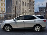 Used 2020 Chevrolet Equinox LT w/ Driver Convenience Package image 4