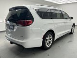 Used 2017 Chrysler Pacifica Limited w/ UConnect Theater Package image 4