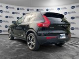 Used 2022 Volvo XC40 T5 R-Design image 3