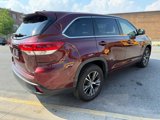 Used 2017 Toyota Highlander Plus image 4
