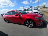Used 2022 Hyundai Elantra Limited w/ Cargo Package image 5