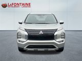 Used 2023 Mitsubishi Outlander SE image 2