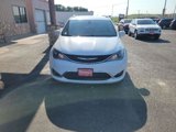 Used 2017 Chrysler Pacifica Touring-L image 4
