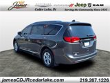 Used 2017 Chrysler Pacifica Touring-L Plus image 3