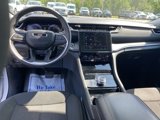 Used 2023 Jeep Grand Cherokee L Laredo image 2